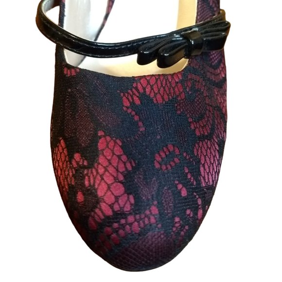 Cause & Effect Lace Satin High Heel Shoes, Size 8 - Picture 6 of 12